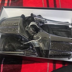 Size 10 pleasers, 8” heels